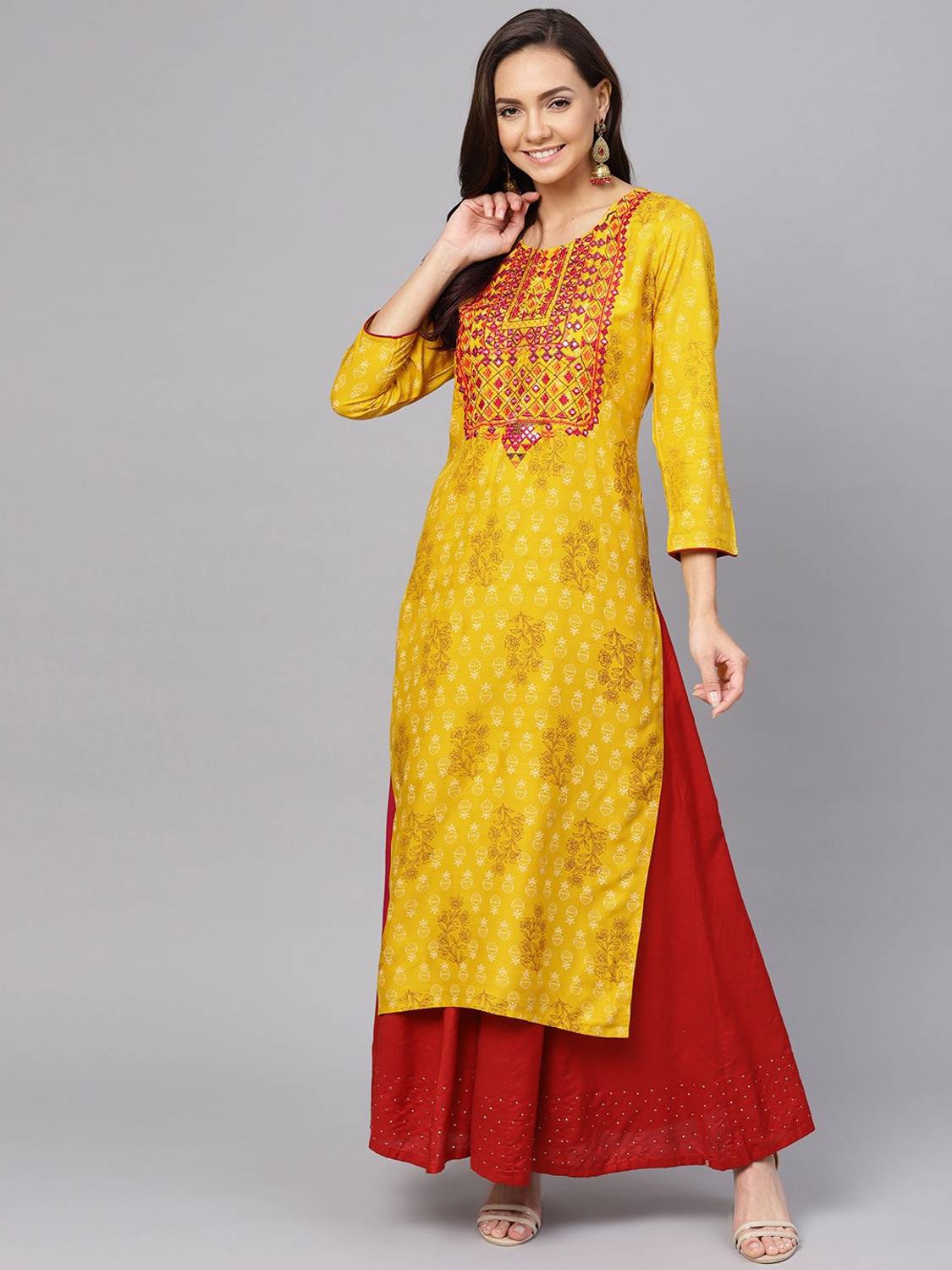 anubhutee Women Embroidered Straight Kurta