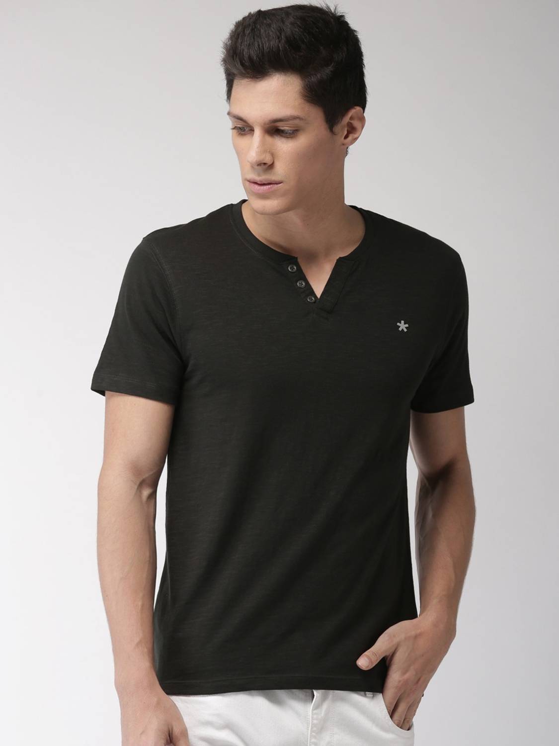 Celio Solid Men Henley Neck Black T-Shirt