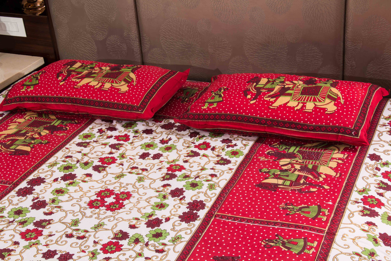 Image of AJM Cotton King Flat 600 TC Printed 1 Bedsheet with 2 Pillow Covers