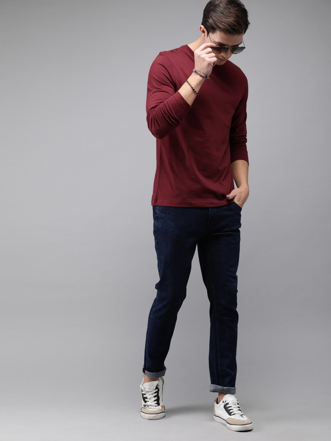 Image of Roadster Solid Men Round Neck Maroon T-Shirt