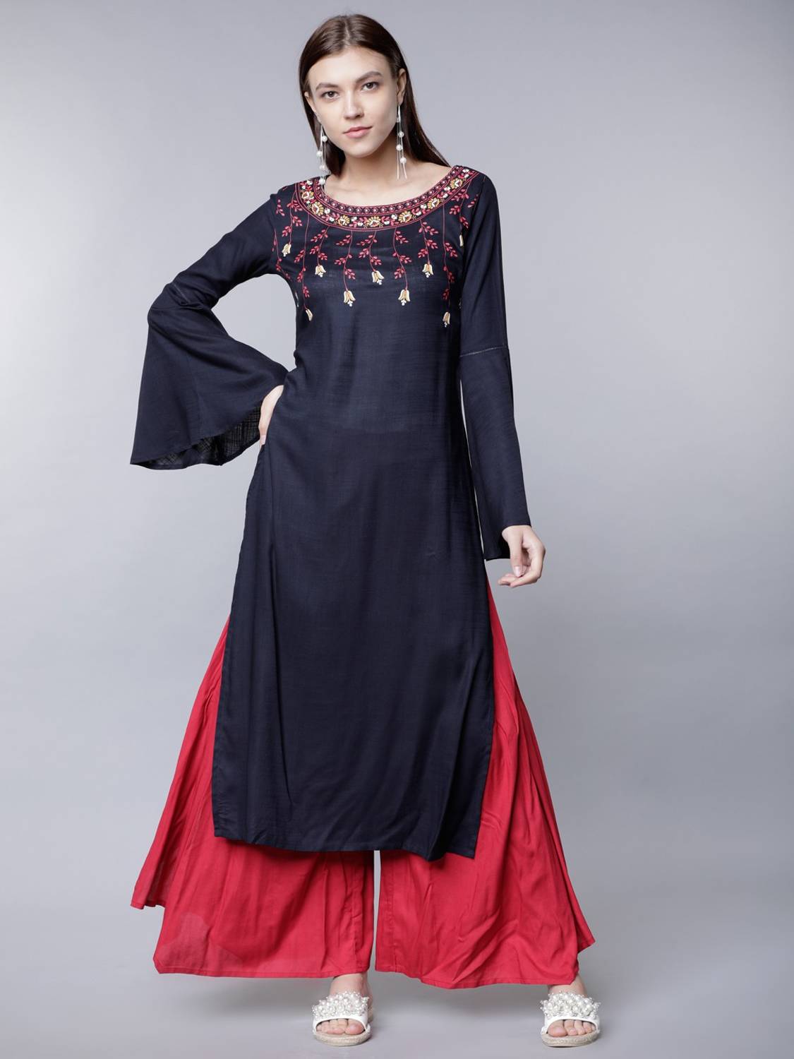 Vishudh Women Solid Viscose Rayon Straight Kurta (Dark Blue)