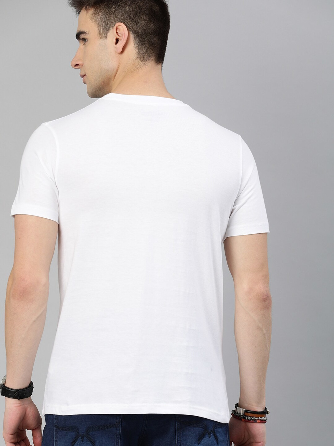 Image of Roadster Men Solid Round Neck Pure Cotton White T-Shirt