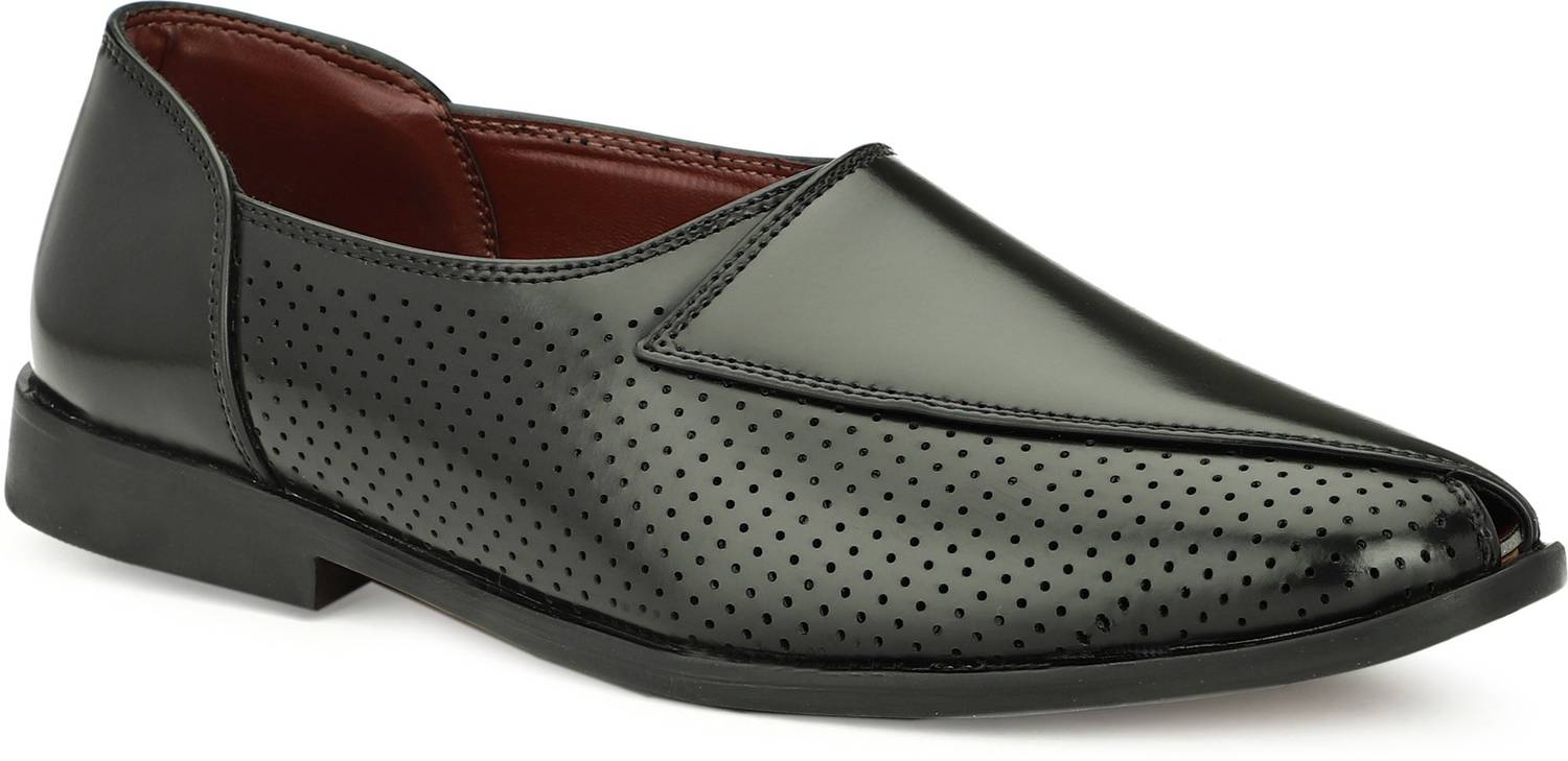 Bestows Decent look Derby For Men