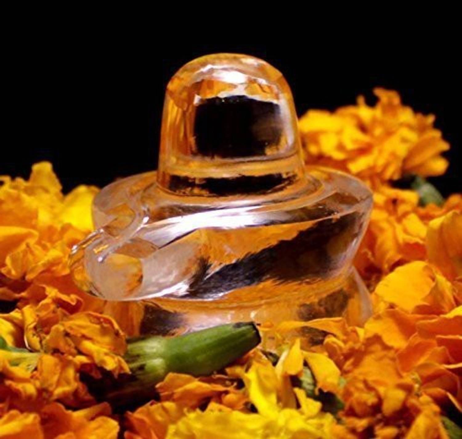 Amazing India Shivling God Shiva Lingam Protection Wealth Prosperity Healing Crystal Energy 1.9 inches Decorative Showpiece - 4.75 cm