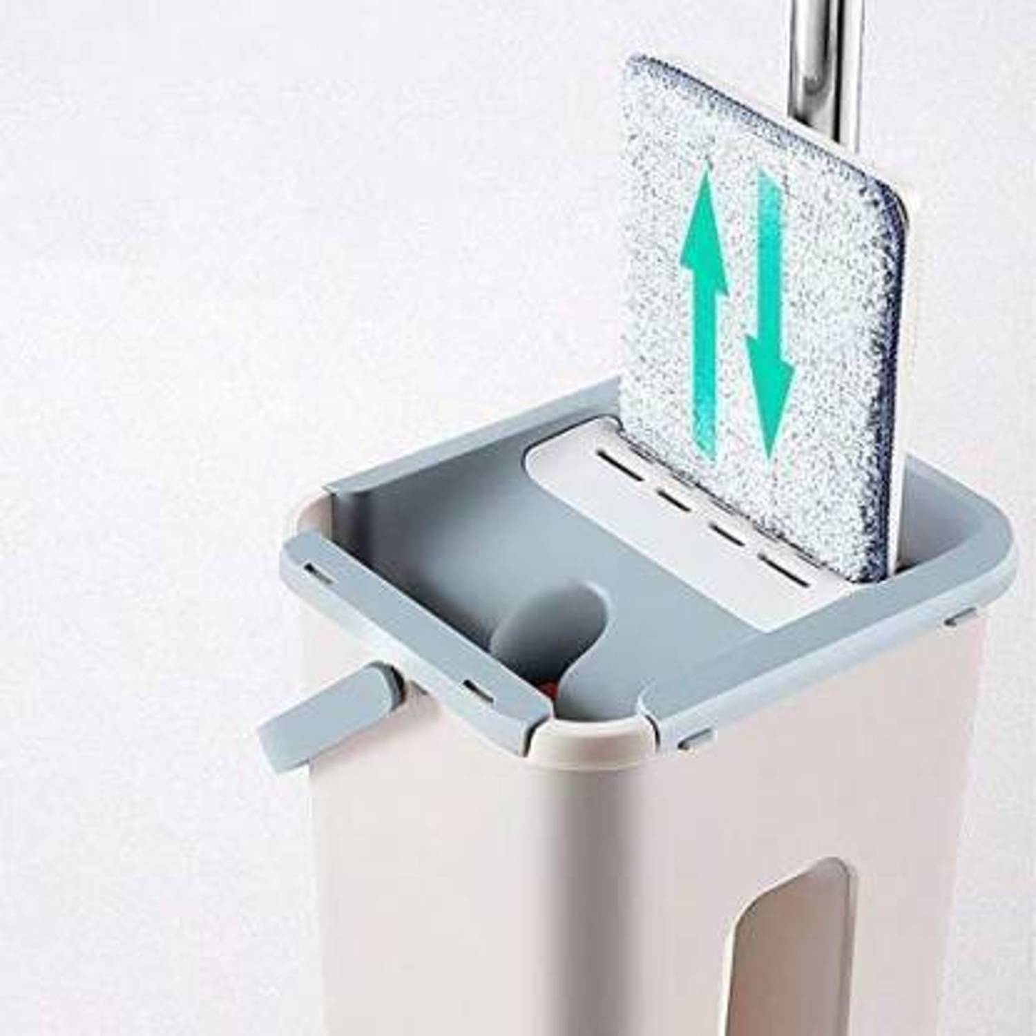 SOCHEP Mop with 2 Microfiber Pads - Image 3