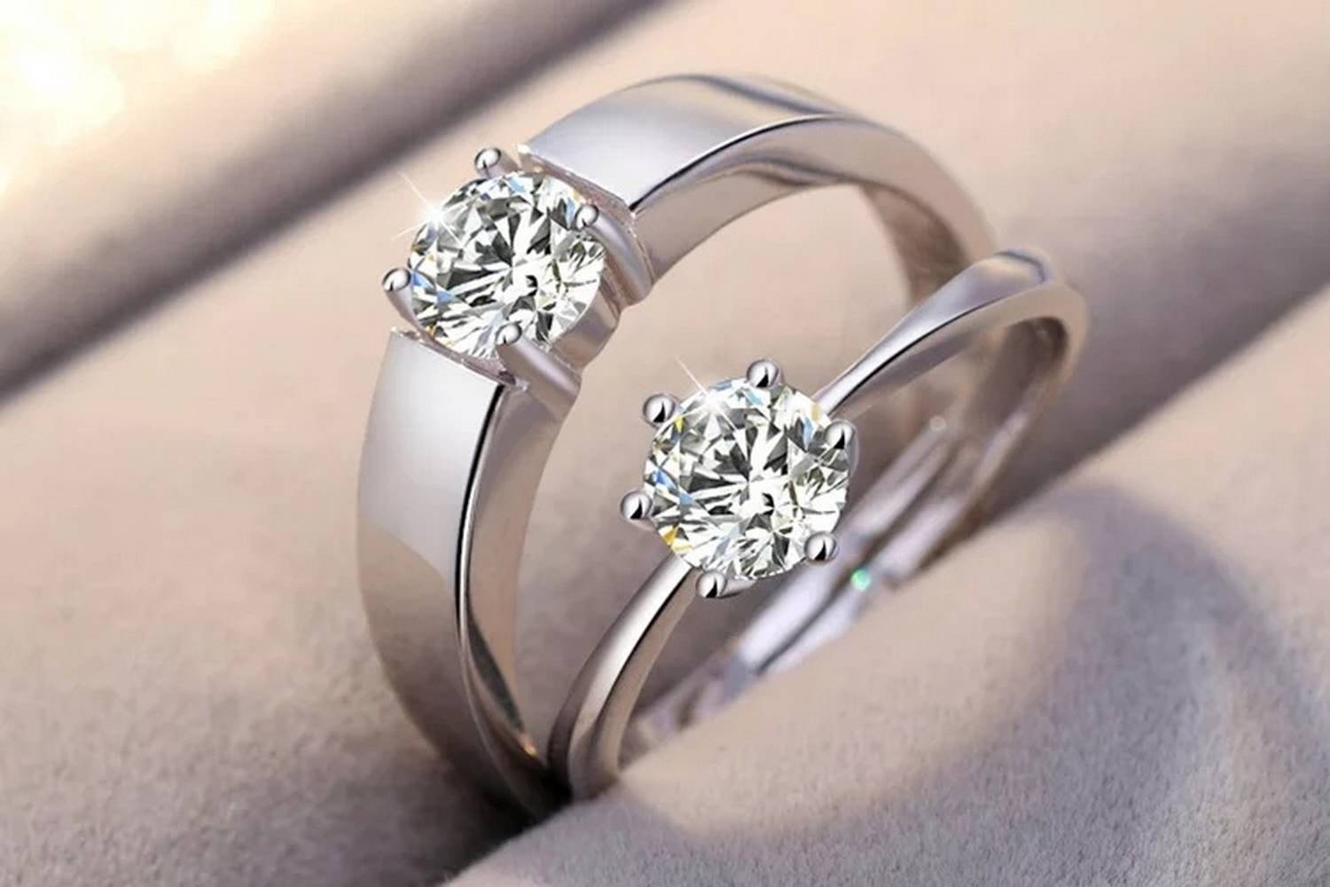 University Trendz Dual Plated Silver Crystal Stone Craved Ring For Love Bird Alloy, Metal Cubic Zirconia Silver Plated Ring Set