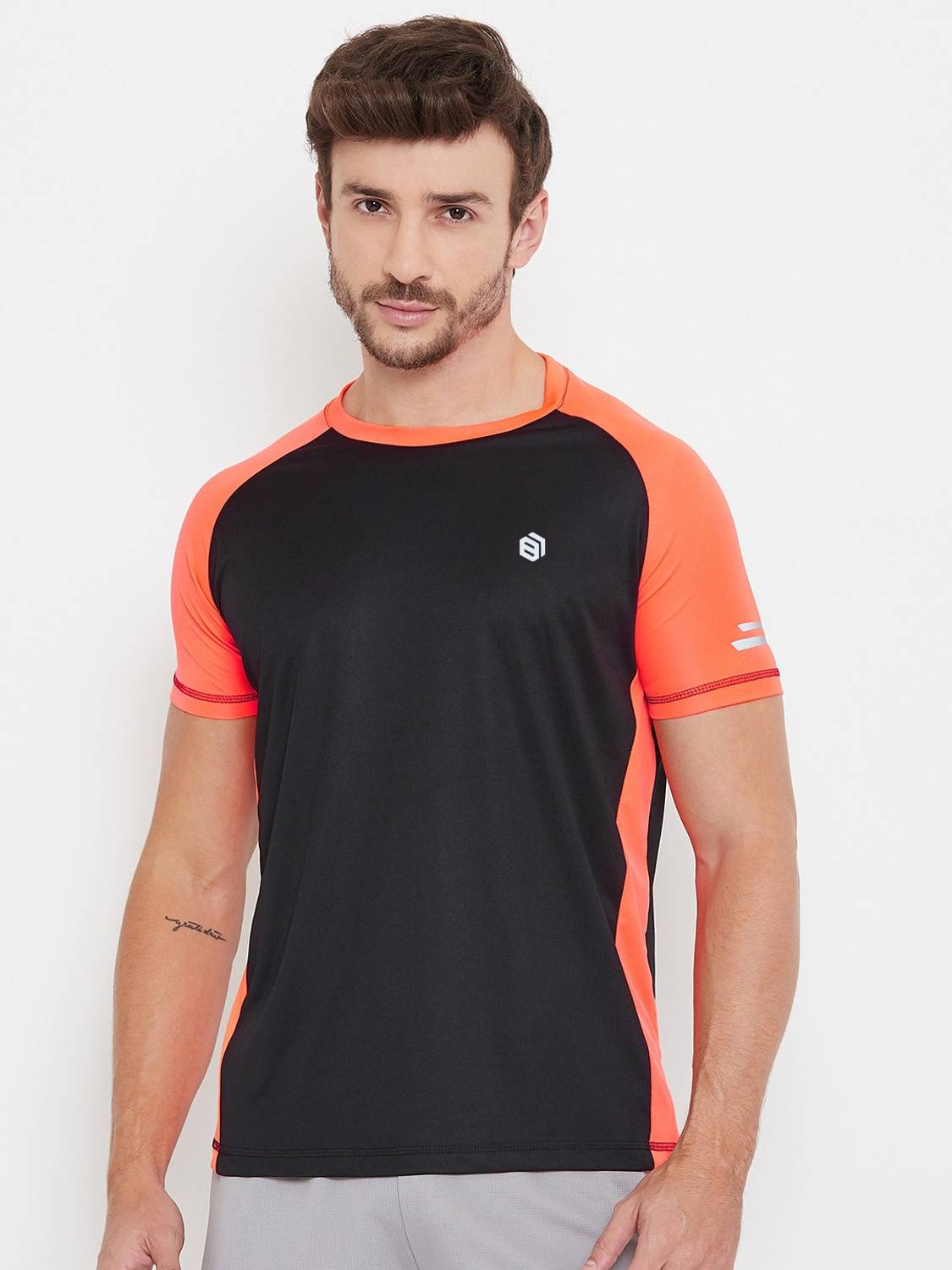 BISHOP COTTON Colorblock Men Round Neck Black T-Shirt