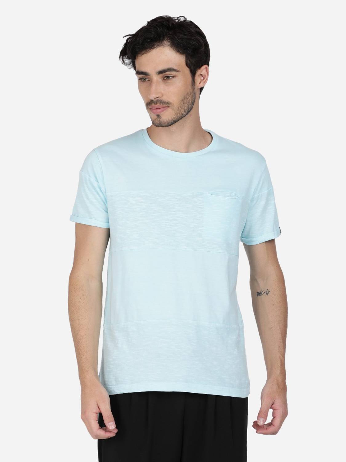 BREAKBOUNCE Solid Men Round Neck Light Blue T-Shirt