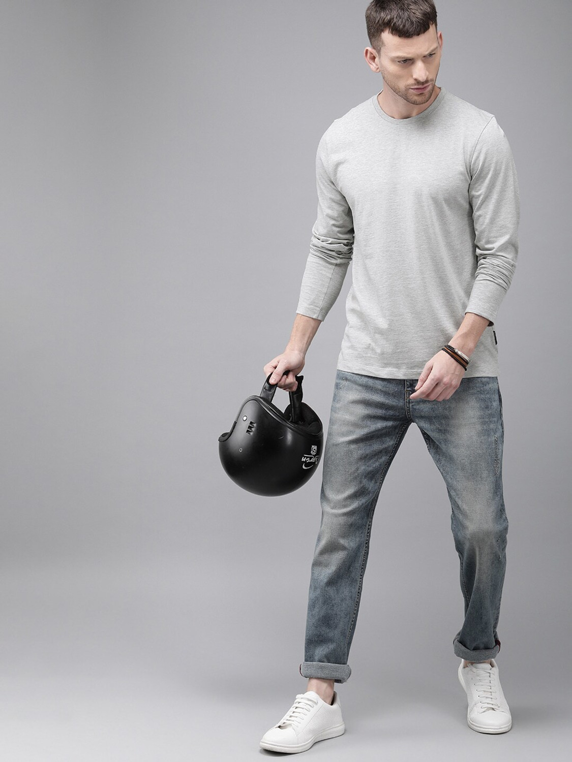 Image of Roadster Solid Men Round Neck Grey T-Shirt