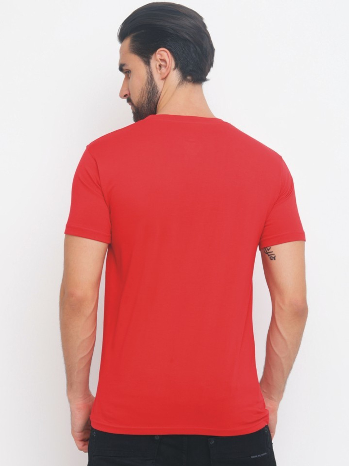Image of Silver Swan Solid Men Round Neck Red T-Shirt