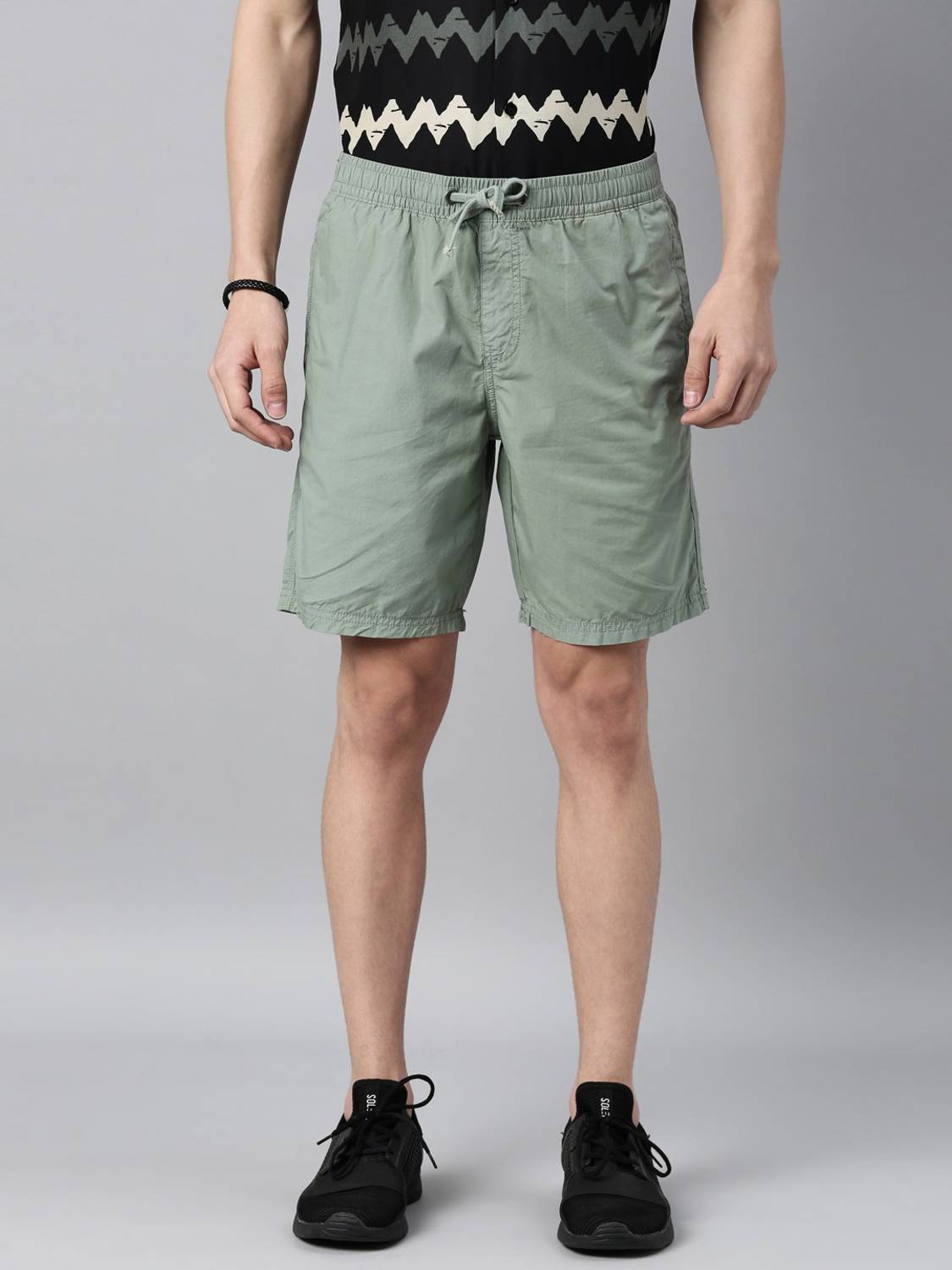 BREAKBOUNCE Solid Men Green Regular Shorts