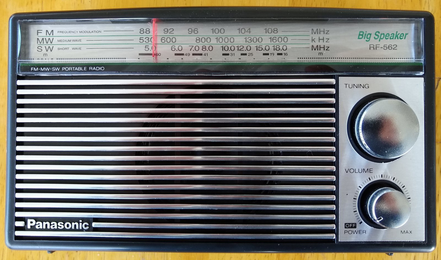 Image of Panasonic RF-562DD FM Radio