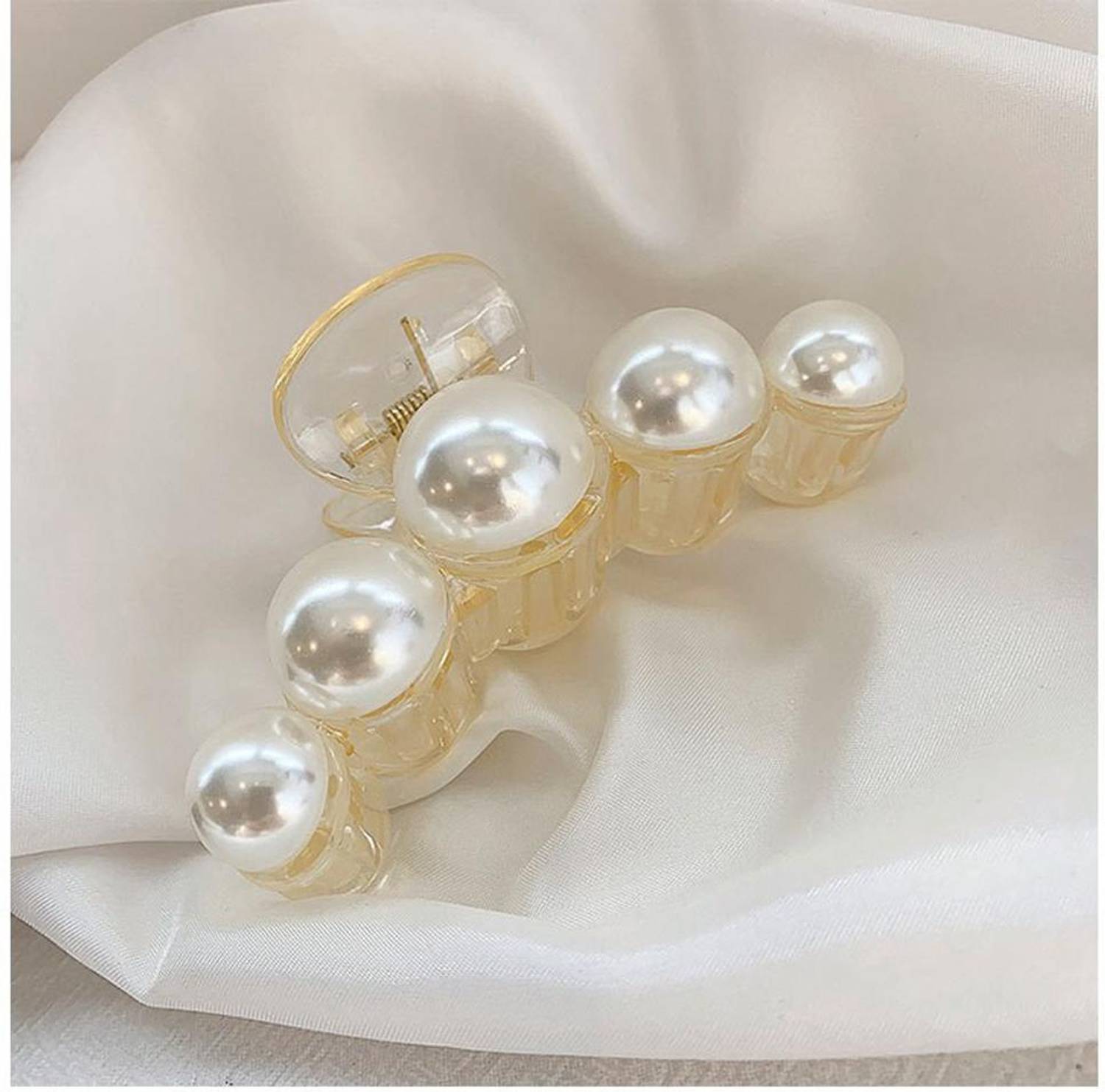 AmazingKarts 1 Pcs Large Pearl Hair Claw Clips White Hair Clips Thick Long Hair Jaw Clips Clutches Barrettes Hair Accessories for Women and Girls Hair Claw Thick Hair aw Clamp Strong Hold Hair Claw