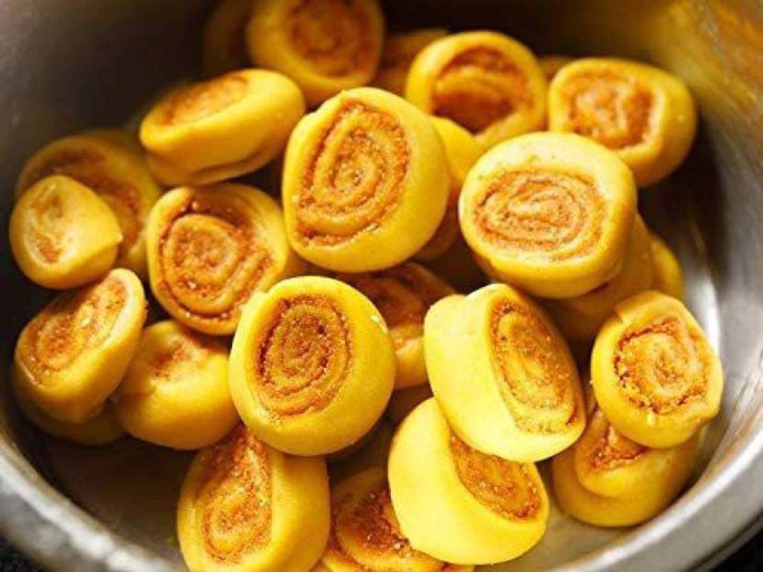 CHATOKDE Bhakarwadi (250g Pack) | Chai Time Snack | Ready to Eat Bhakarwadi Snacks Bhakarwadi