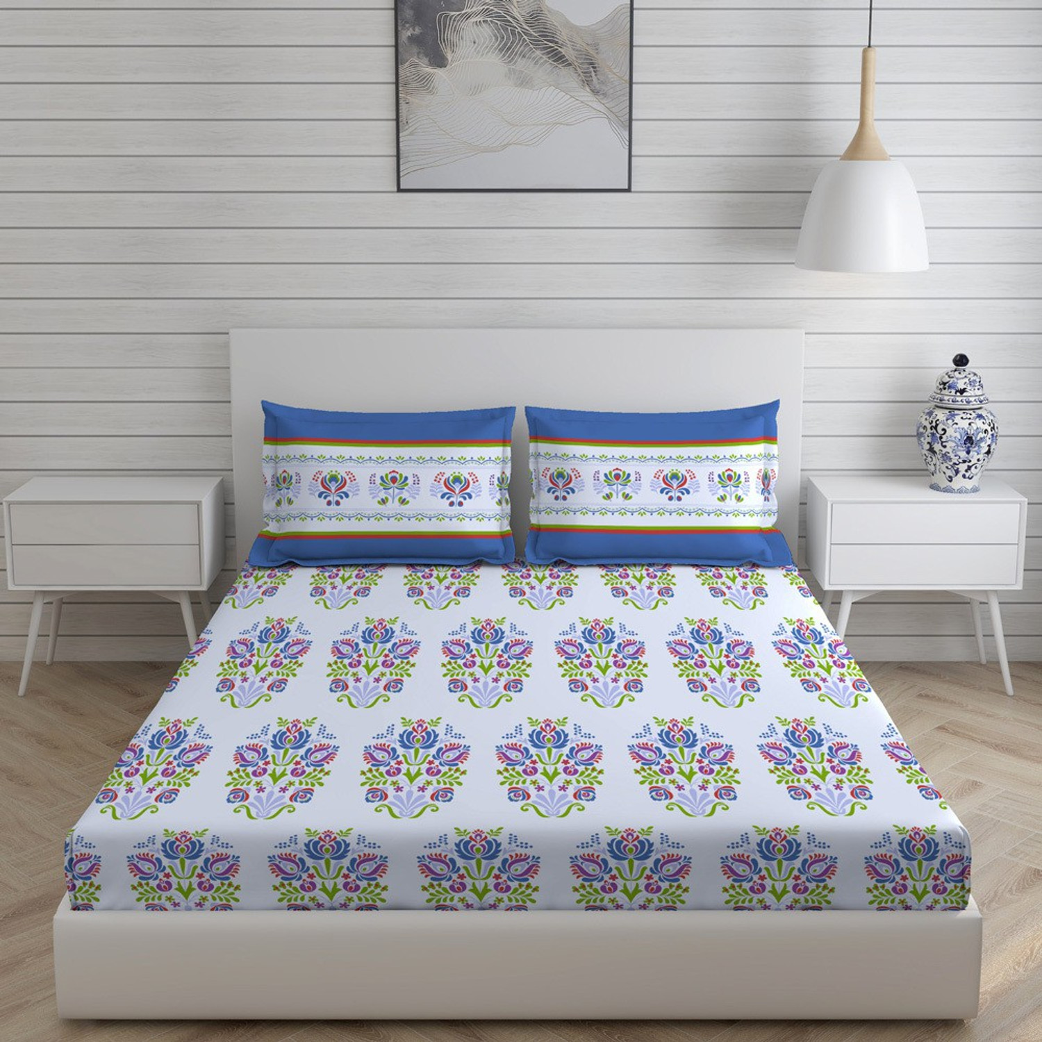Image of Layers Cotton Queen Flat 140 TC Printed 1 Bedsheet with 2 Pillow Covers