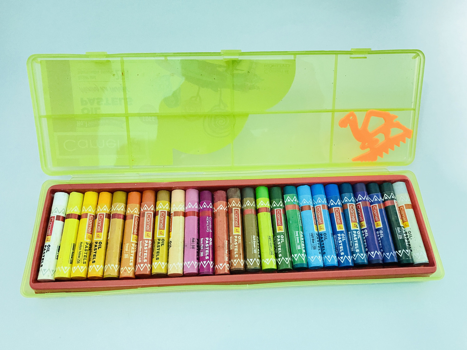 Image of Camlin Oil Pastels 25 Shades Plastic