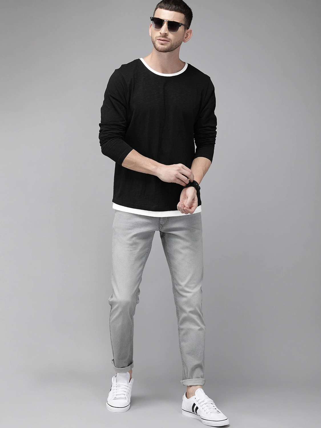 Image of Roadster Solid Men Round Neck Black T-Shirt