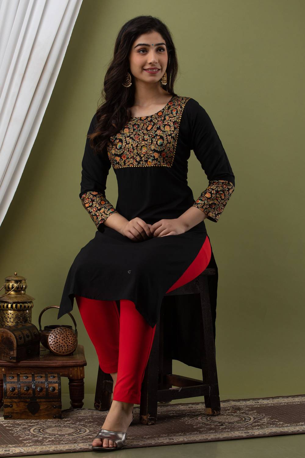 Mialo fashion Women Printed Cotton Rayon Straight Kurta (Black)