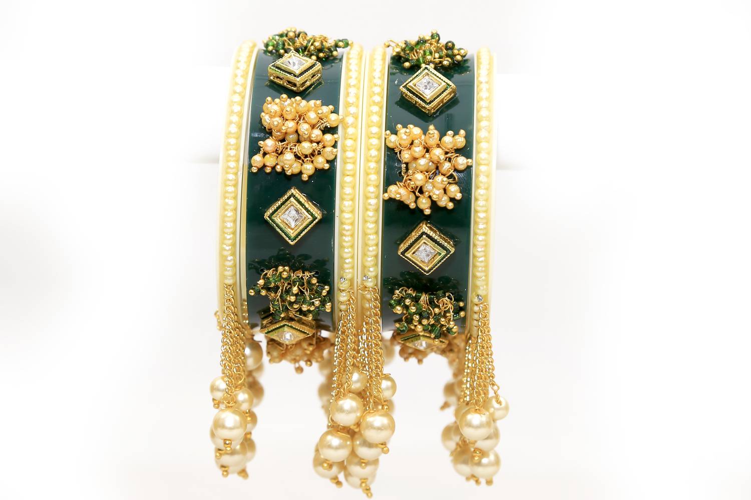 Zindura Alloy Pearl Gold-plated Bangle Set