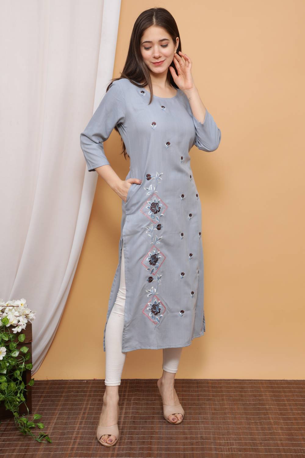 Ally Attire Women Embroidered Straight Kurta