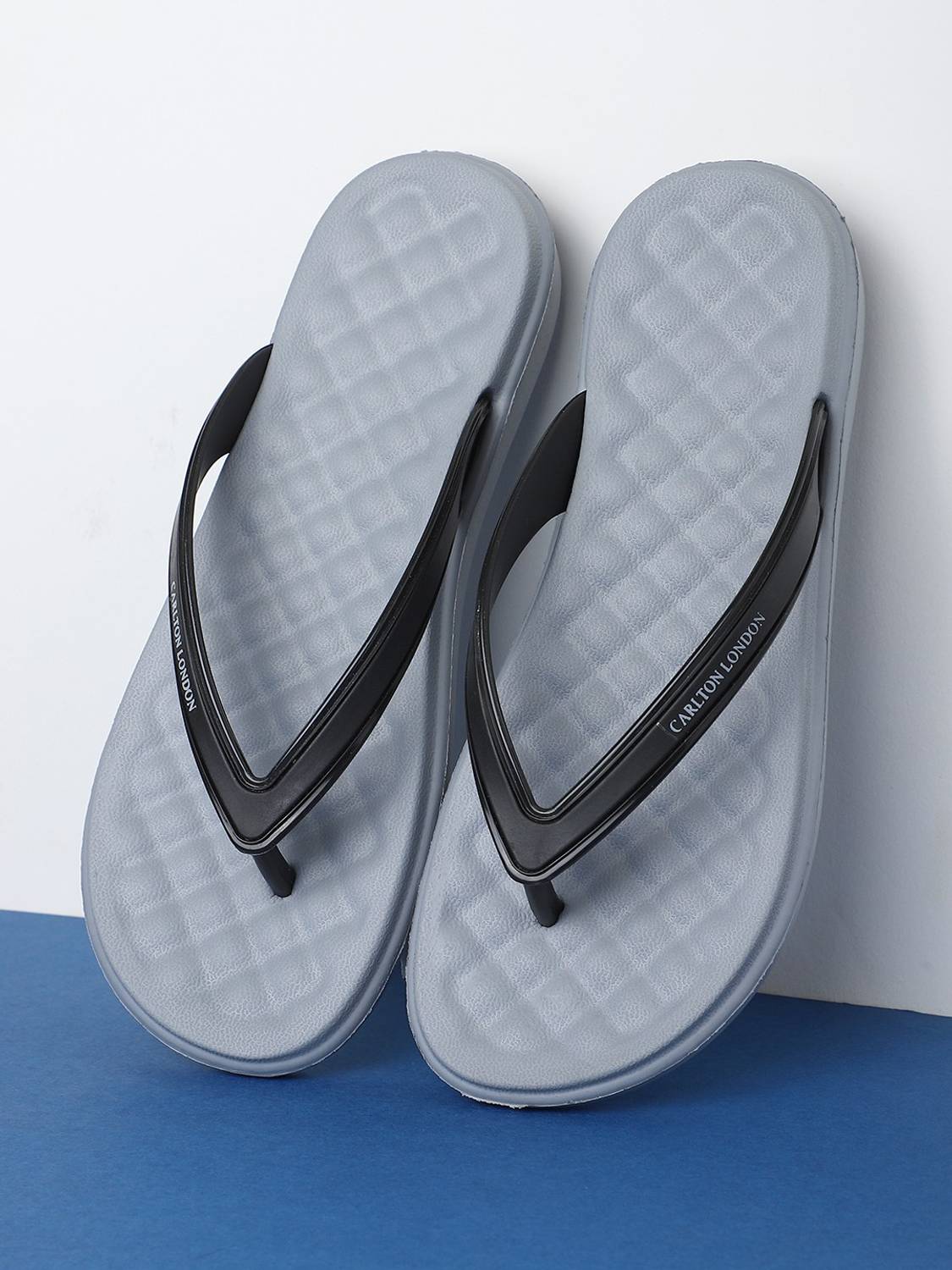CARLTON LONDON Women Women's Comfort Textured Sole Thong Slippers Slippers