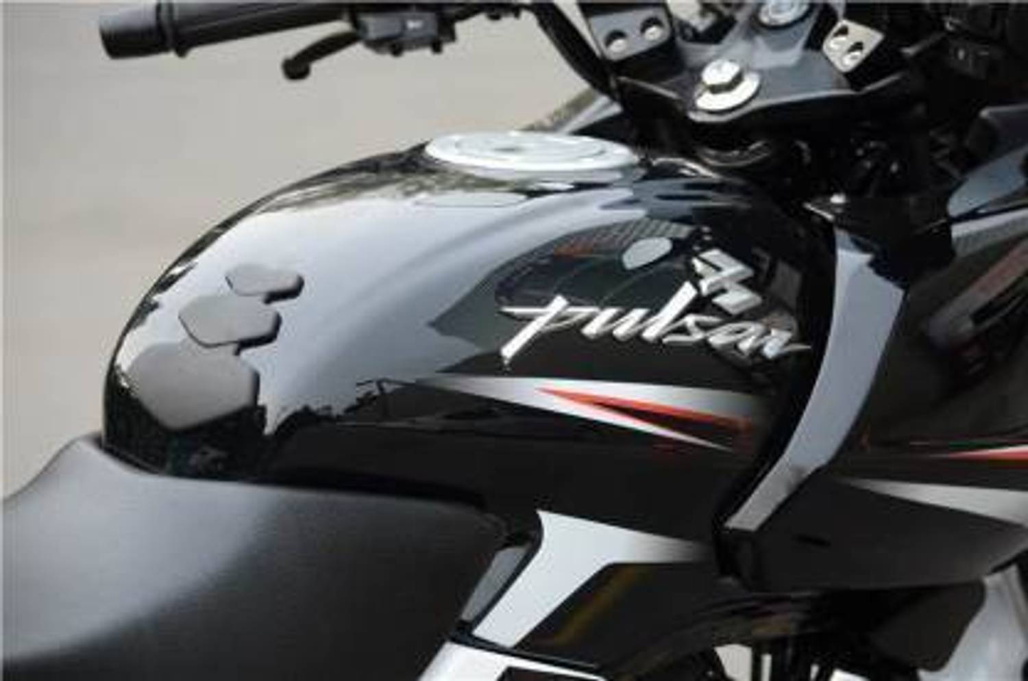 HRBull Pulsar Rubber Tank Pad - Image 2