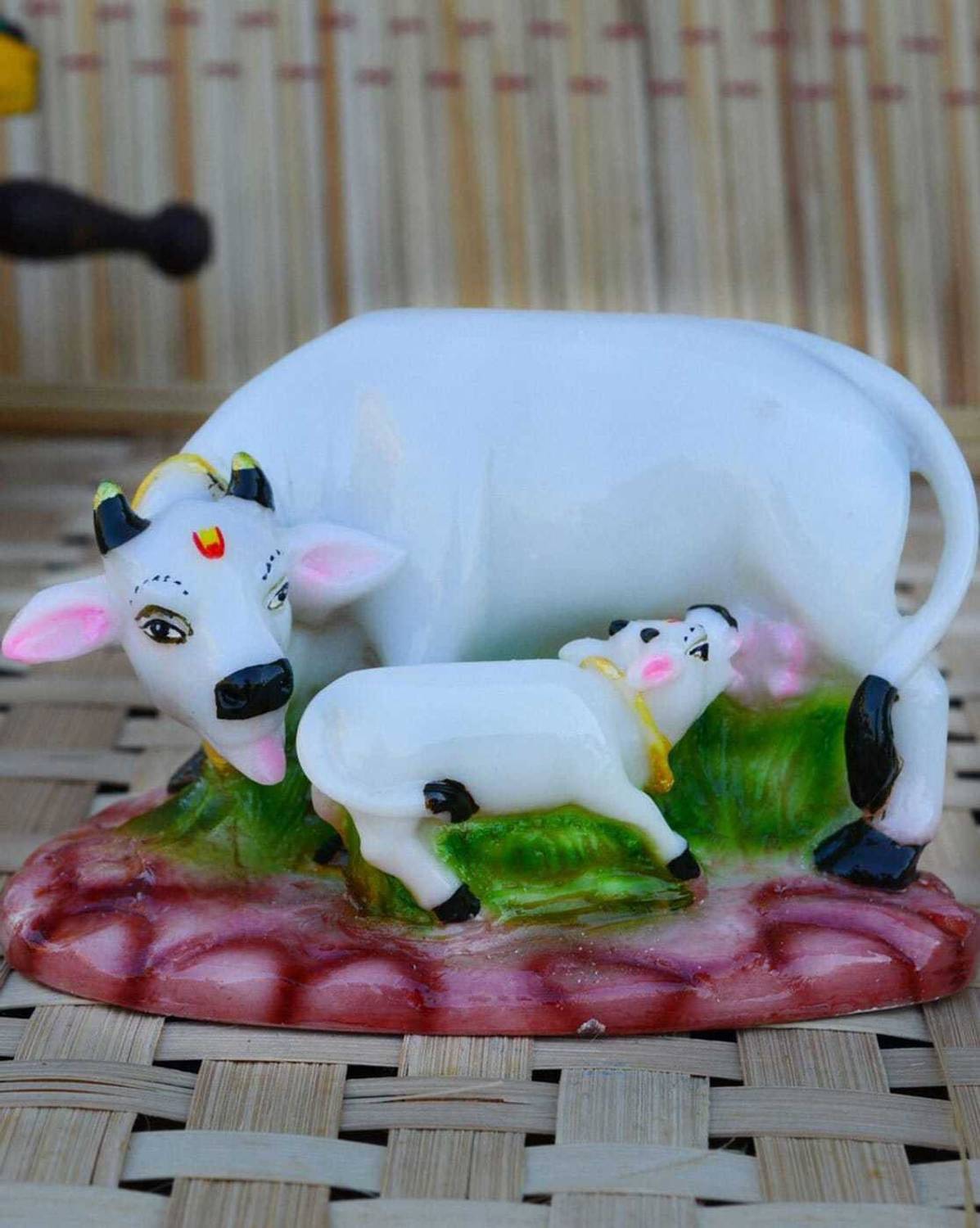 Aaina creations Kamdhenu Cow & Calf Statue/Maa Kamaduha God Sculputer Handicraft Idol Diwali Decorative Showpiece - 7 cm