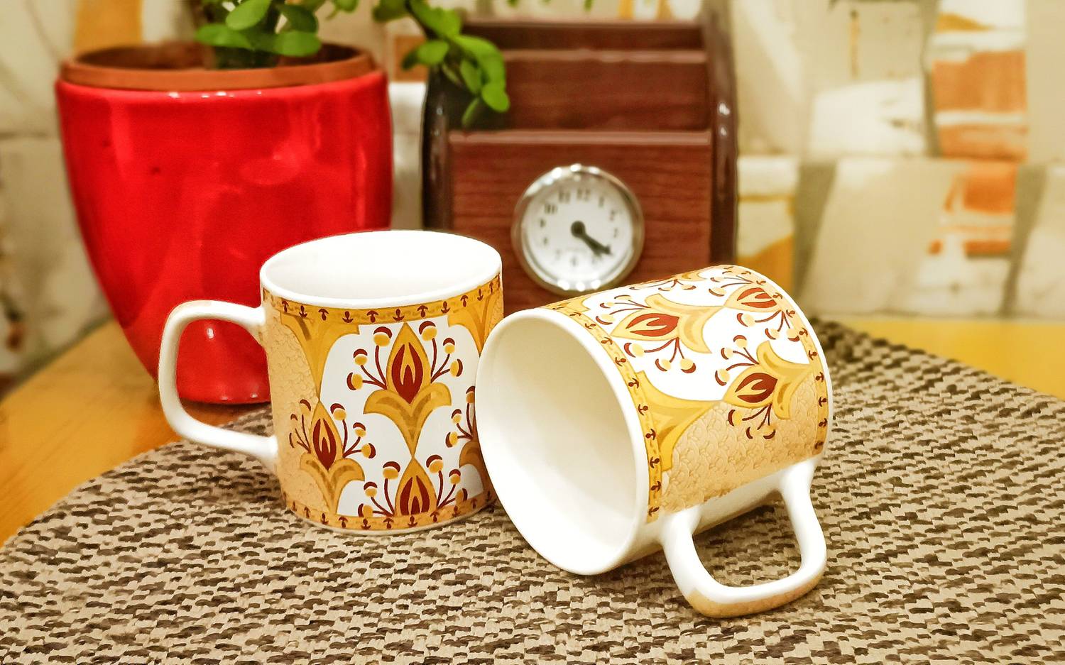 caffeine Pack of 2 Ceramic caffeine Ceramic Handmade Yellow Gold Pattern Tea Cup Set (Set of 2)