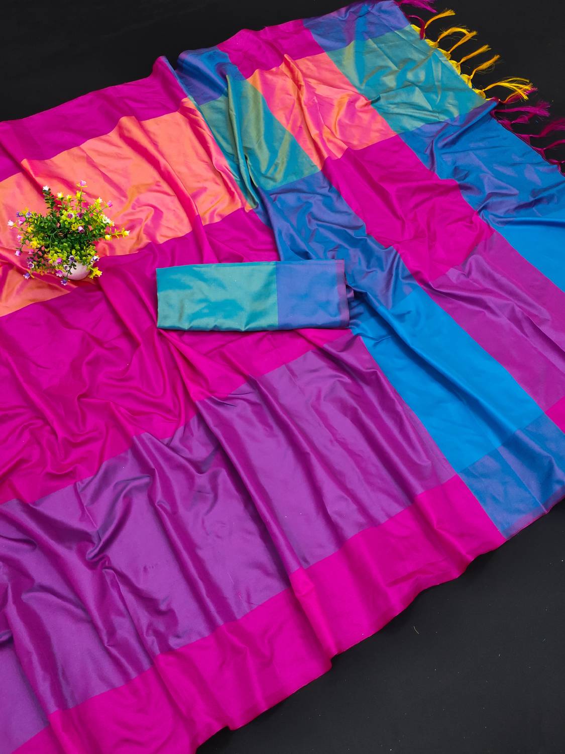 Magneitta Woven Daily Wear Cotton Silk Saree (Pink)