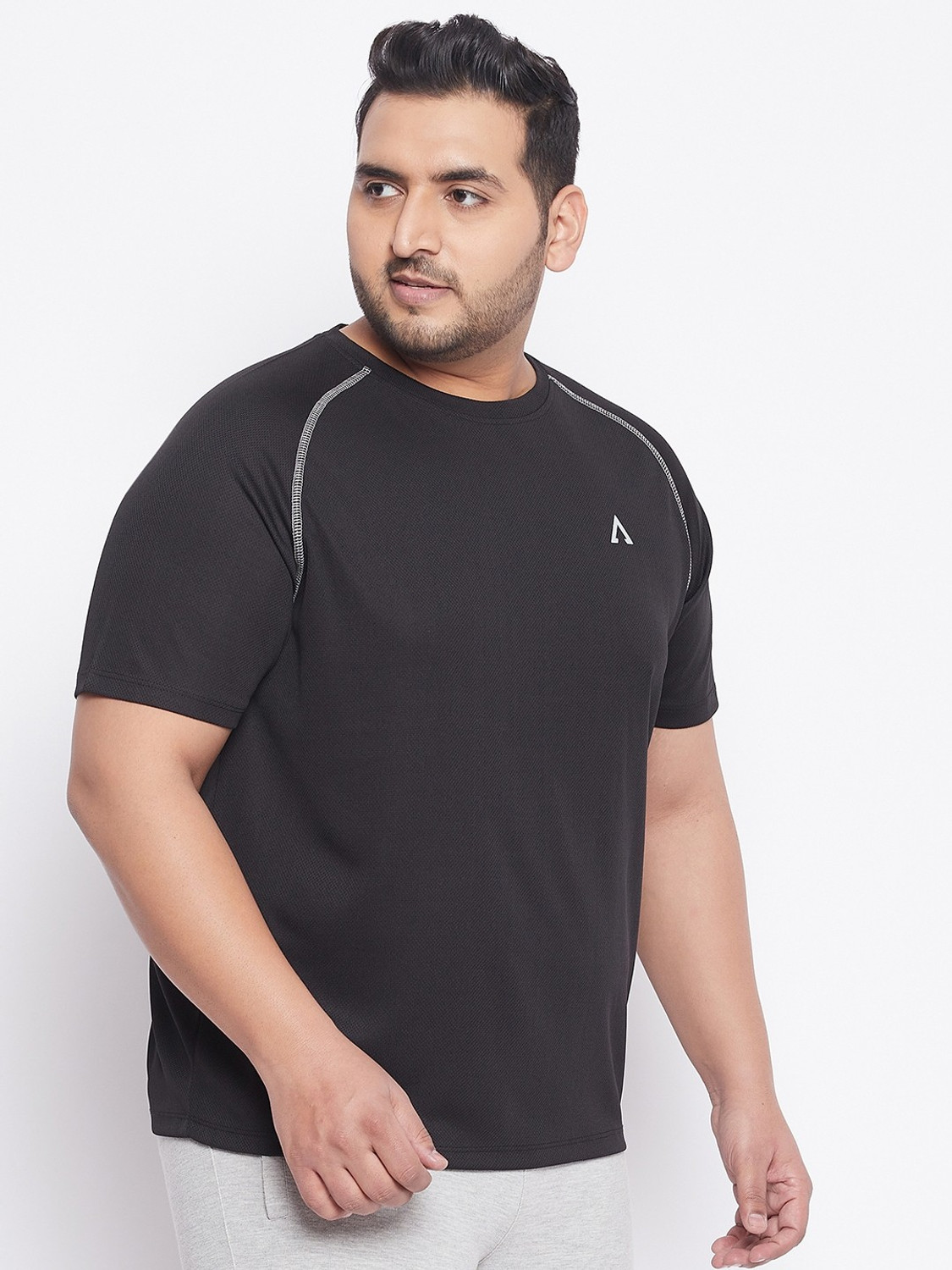 Image of Austivo Solid Men Round Neck Black T-Shirt