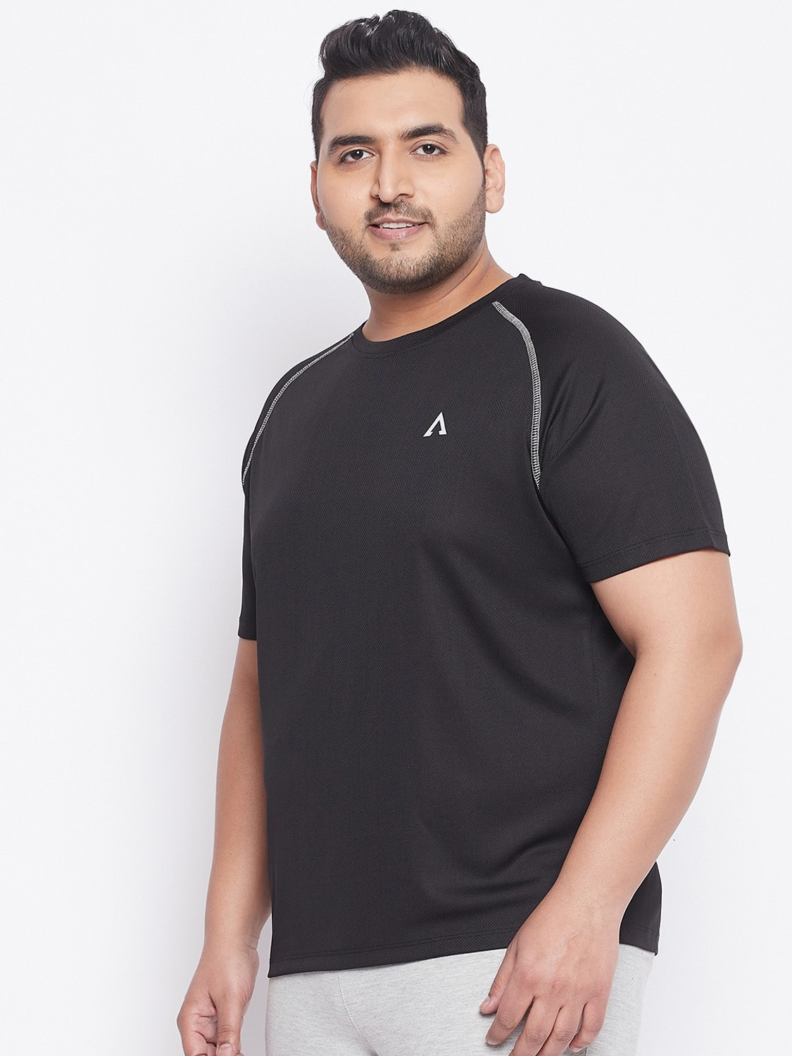 Image of Austivo Solid Men Round Neck Black T-Shirt