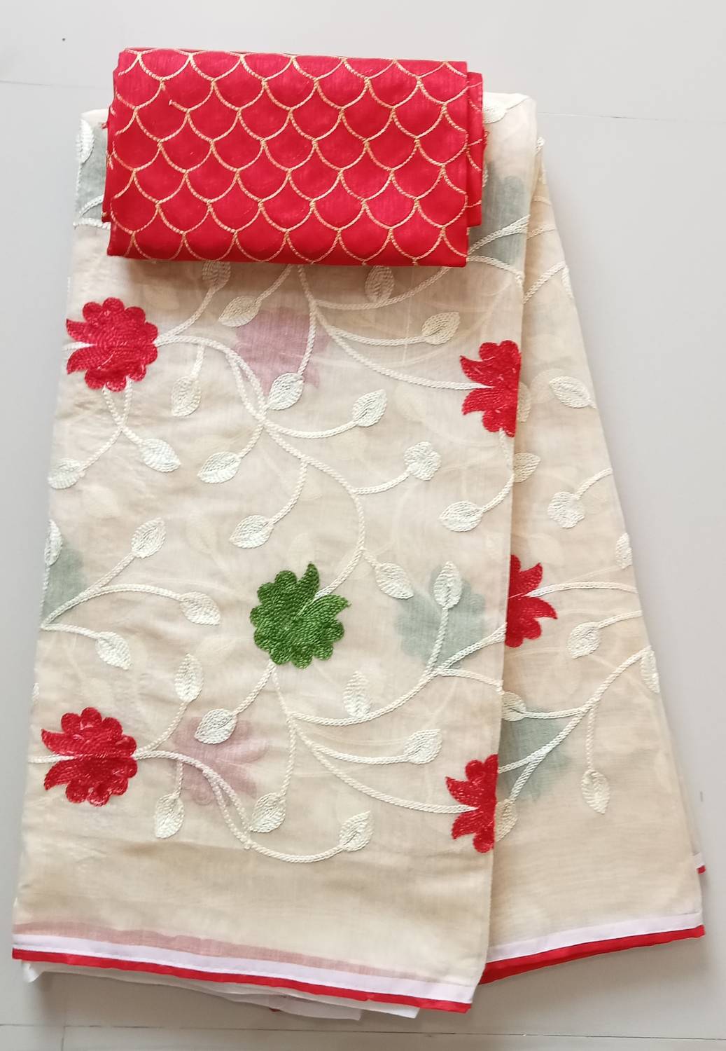TRIPZIRA Embroidered Chanderi Cotton Linen Saree (Cream)
