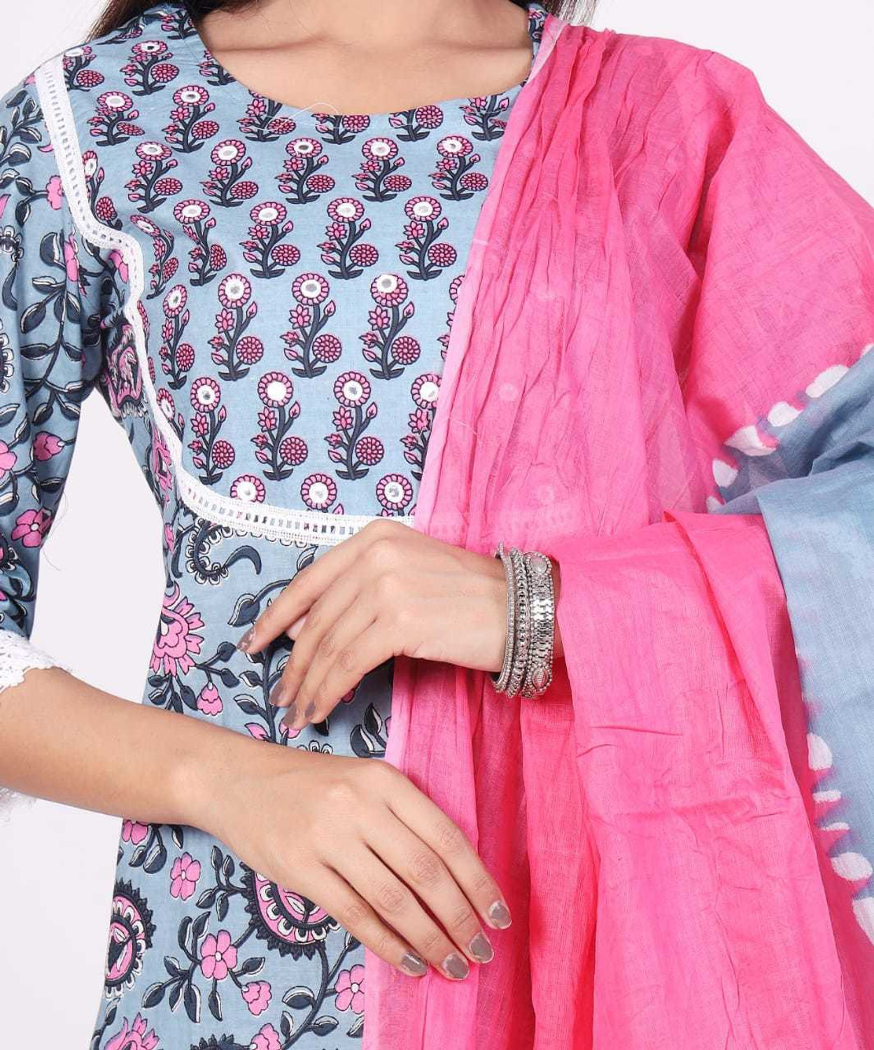 Image of manmayee Women Kurta Pant Set
