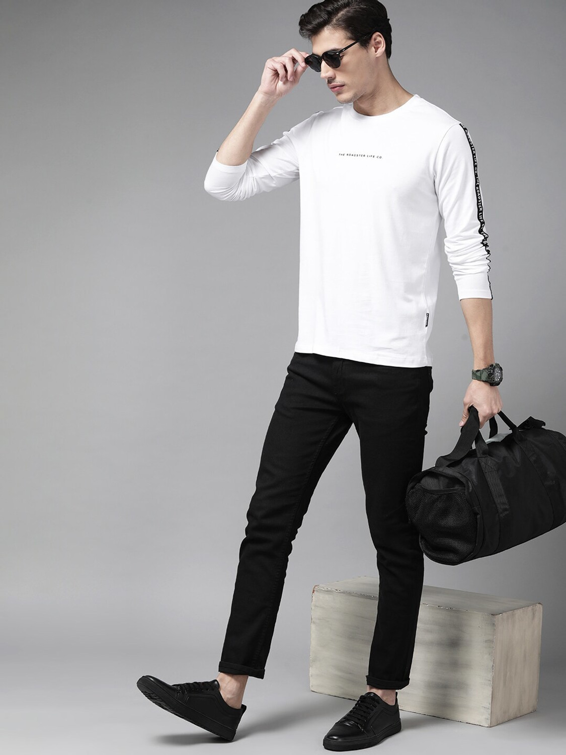 Image of Roadster Solid Men Round Neck White T-Shirt