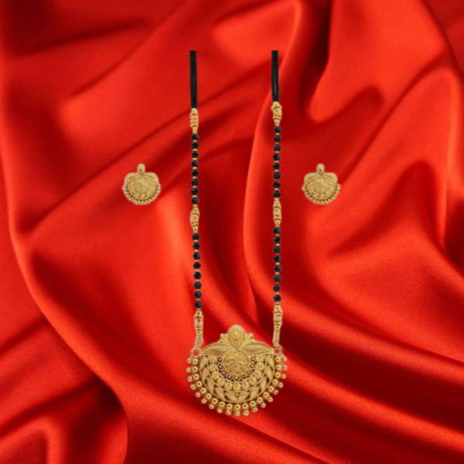 Bhumi09 Metal Black Jewellery Set