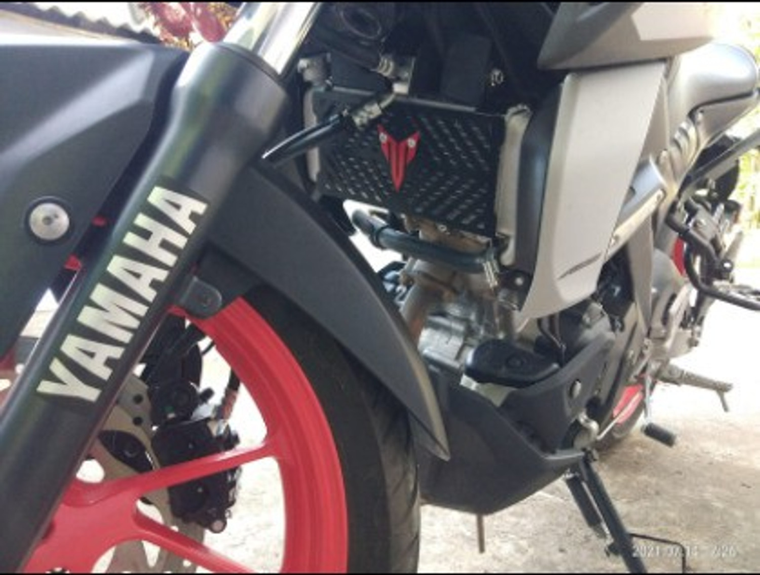 Image of SGTB MT-15 Radiator Guard Red Bike Radiator Guard