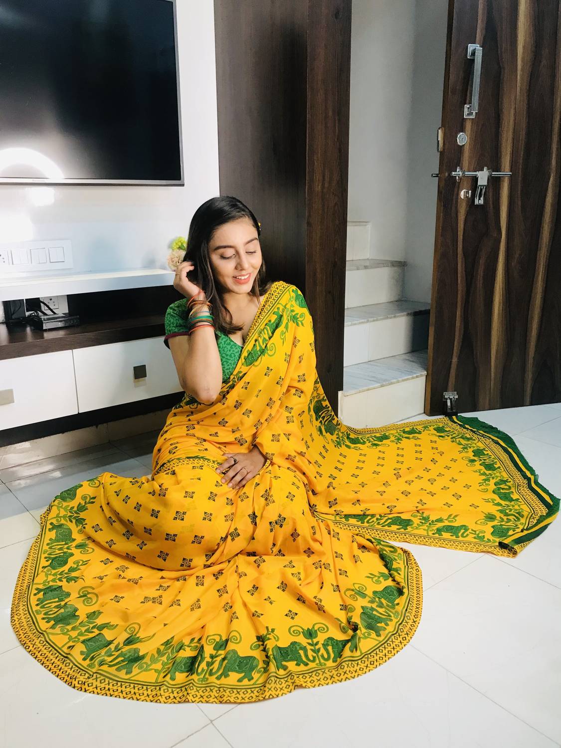 Anand Sarees Animal Print, Geometric Print, Printed Daily Wear Georgette Saree