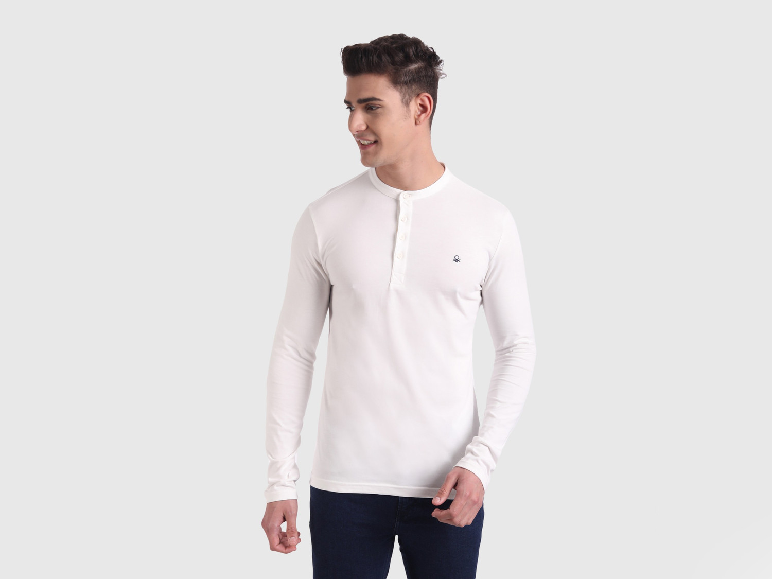 United Colors of Benetton Solid Men Henley Neck White T-Shirt