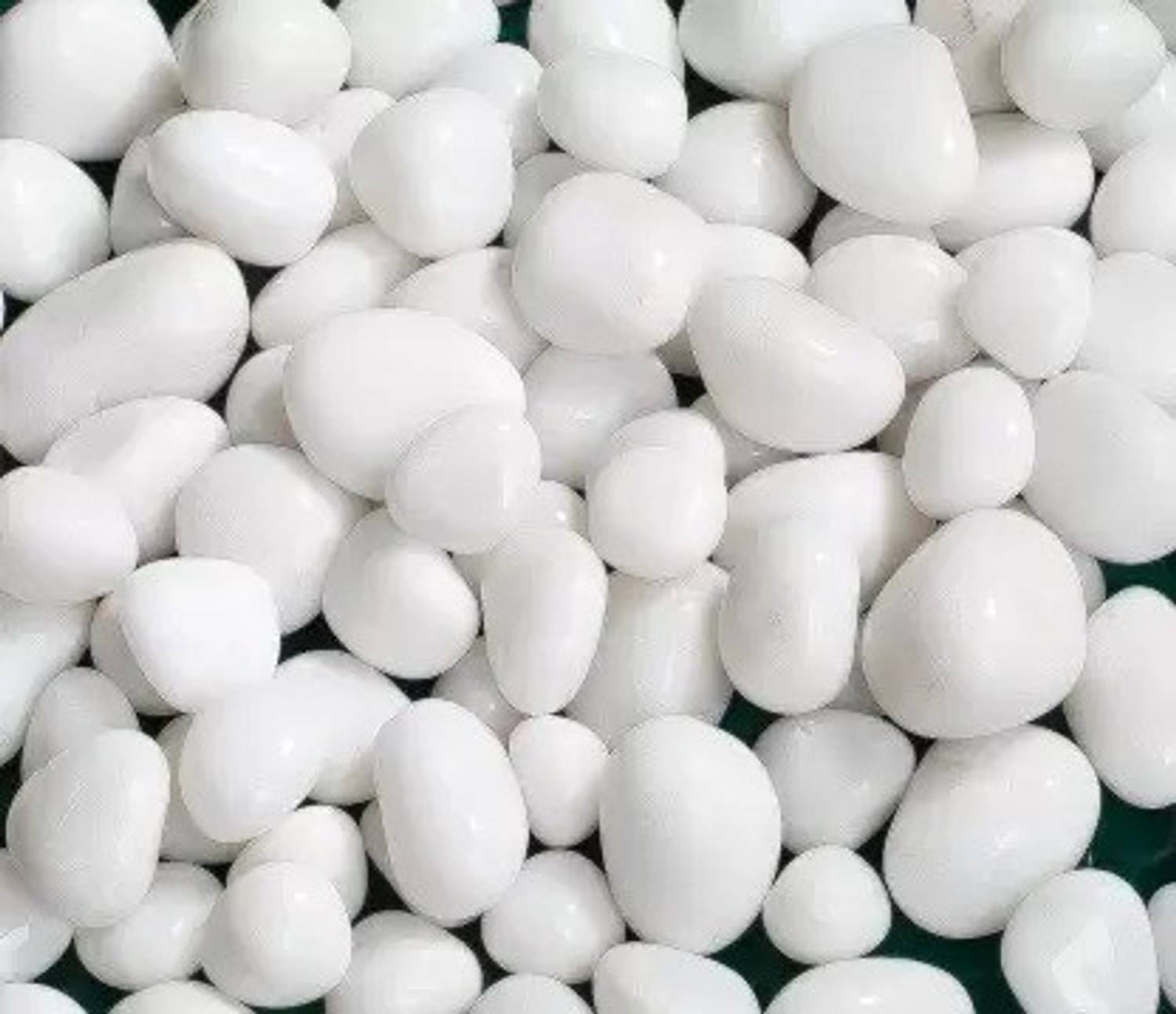AKSHAT ENTERPRISES WHITE POLISHED STONE 1 KG Polished Asymmetrical Marble Stone