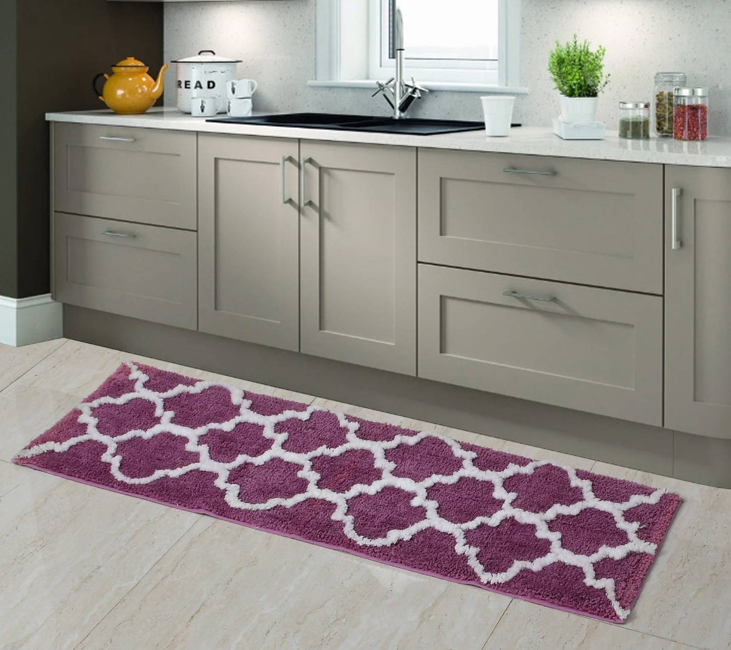 AEROHAVEN 1 ft X 4 ft Polyester Runner