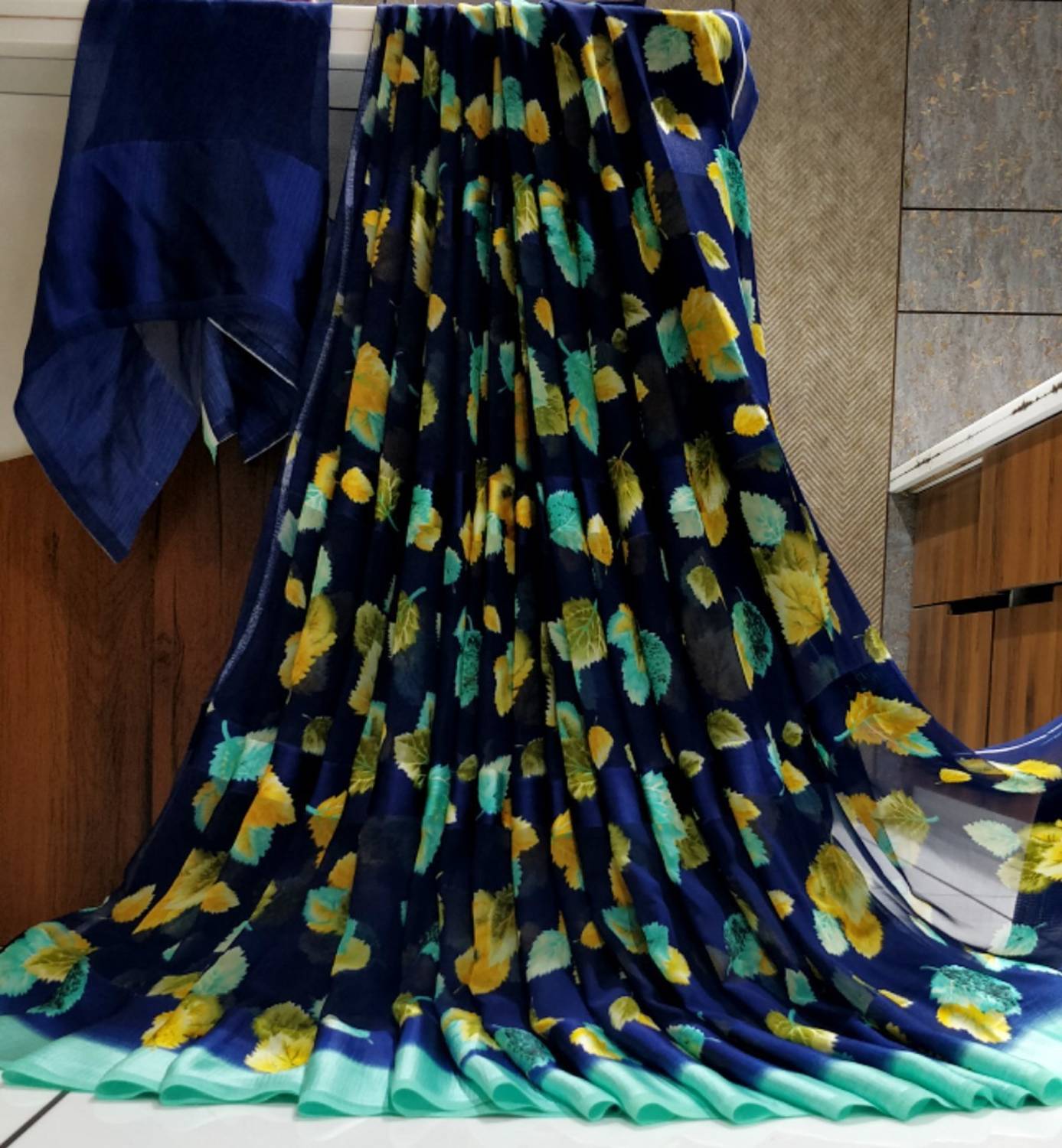 Bombey Velvat Fab Printed Daily Wear Chiffon, Satin Saree