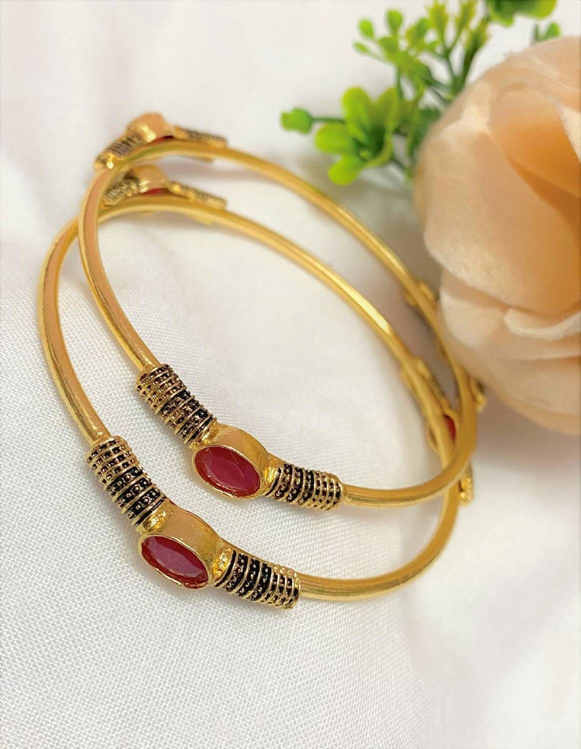 AARTISAI Alloy Ruby Gold-plated Bangle Set