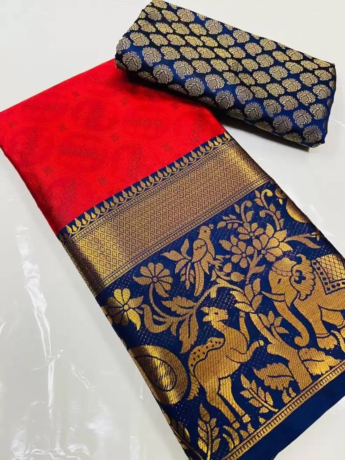 VRINDITA FASHION Self Design Arani Pattu Silk Blend, Art Silk Saree