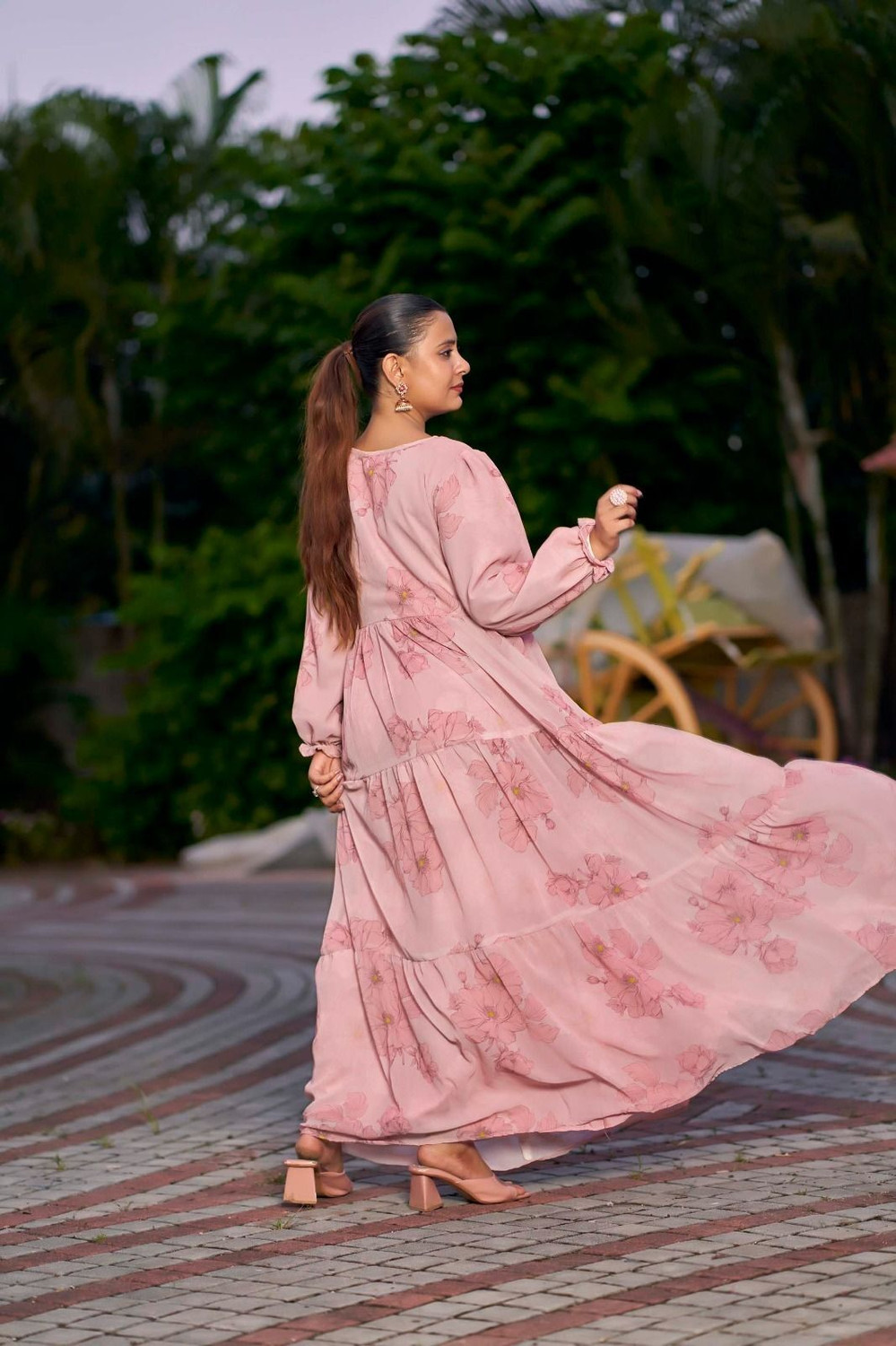 Image of SARINKU Georgette Printed Abaya