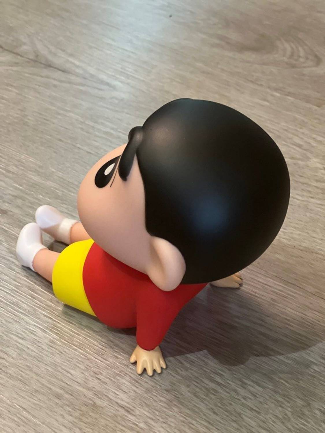 sosoga Shinchan Sitting Action Figure Phone Holder - Image 5