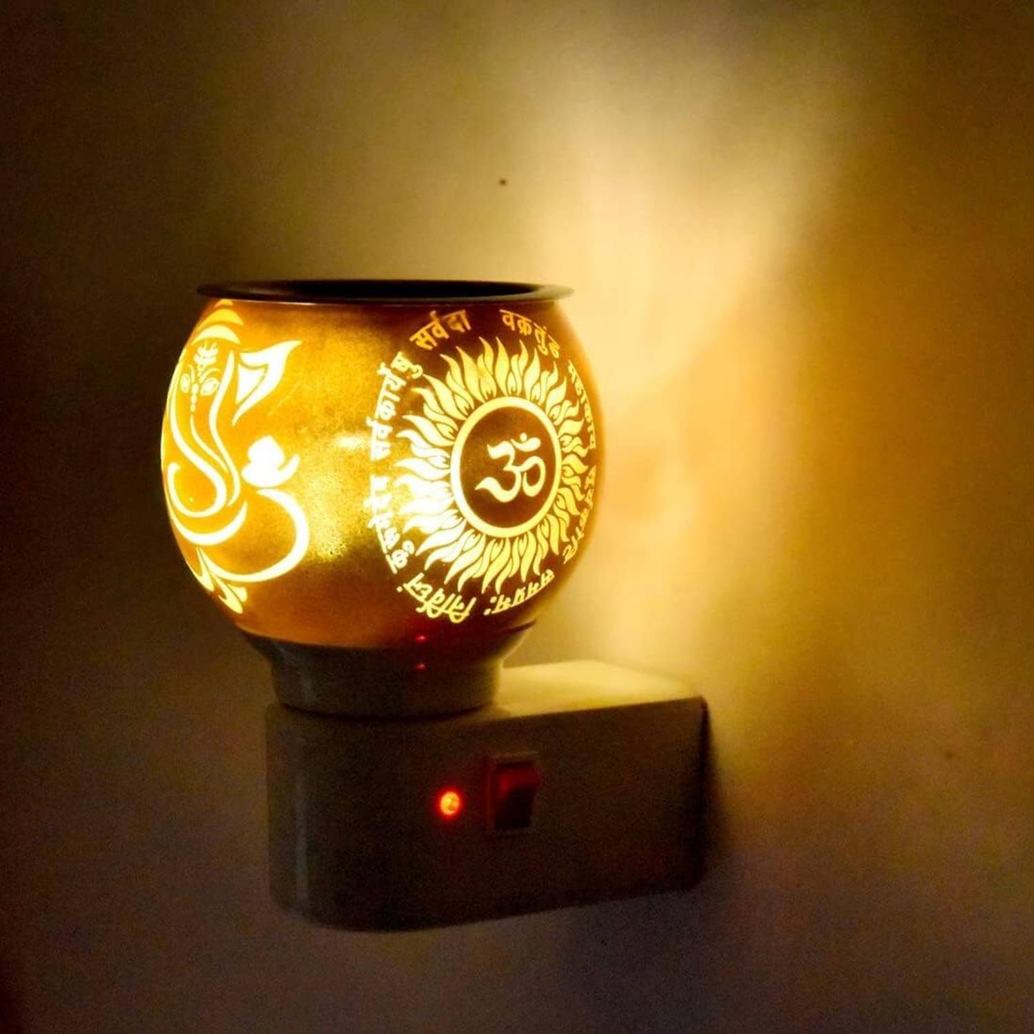 BERG Electric Diffuser Kapoor Dani with On/Off Switch & Night Lam