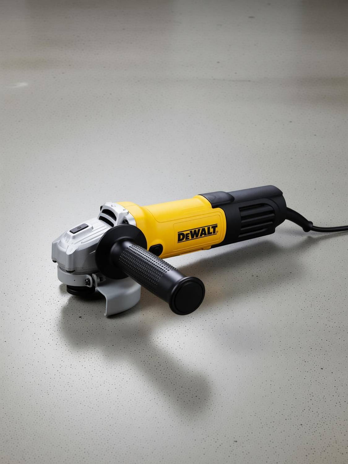 DEWALT DWE750T-B1 Angle Grinder - Image 3