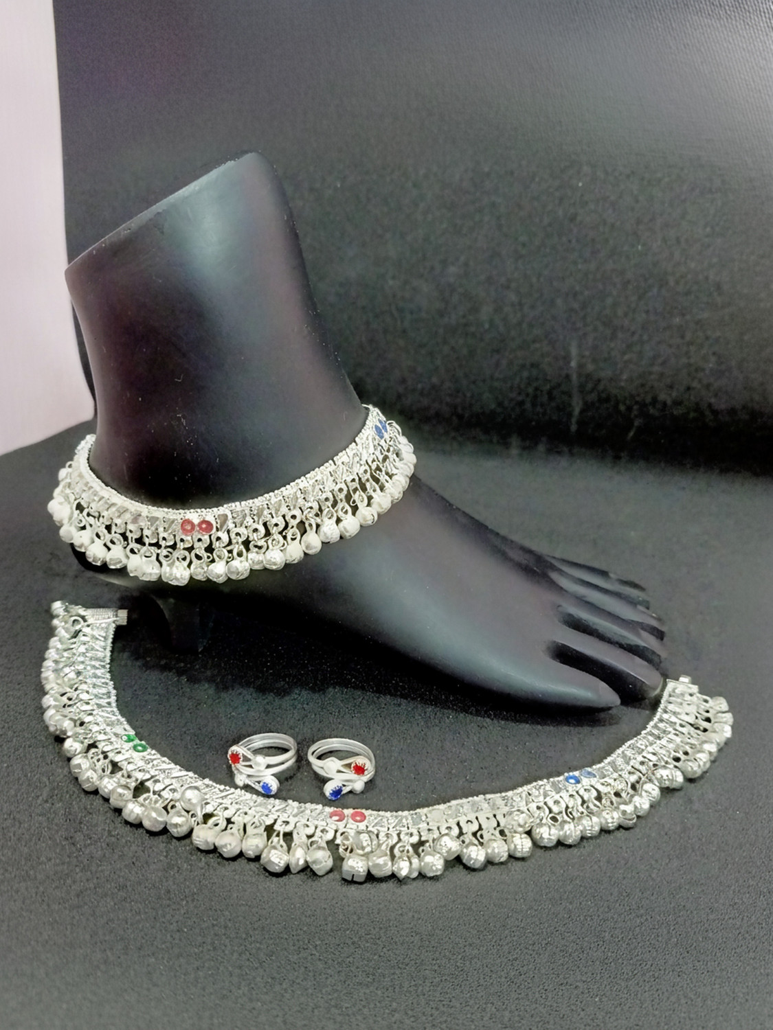Image of SONU SELECT Heavy bridal trendy design silver plated screw Payal pajeb Alloy Anklet