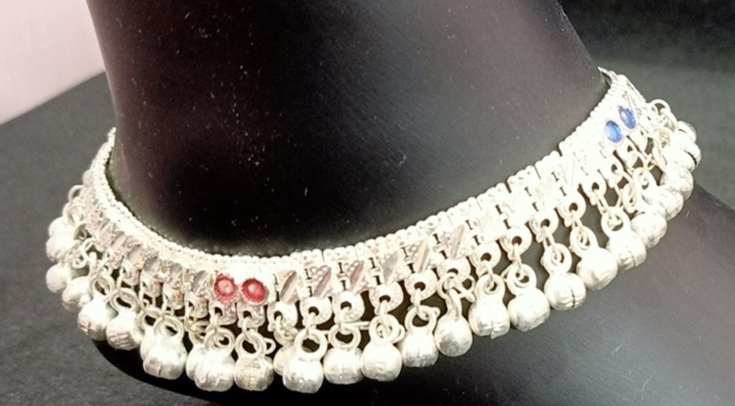 Image of SONU SELECT Heavy bridal trendy design silver plated screw Payal pajeb Alloy Anklet