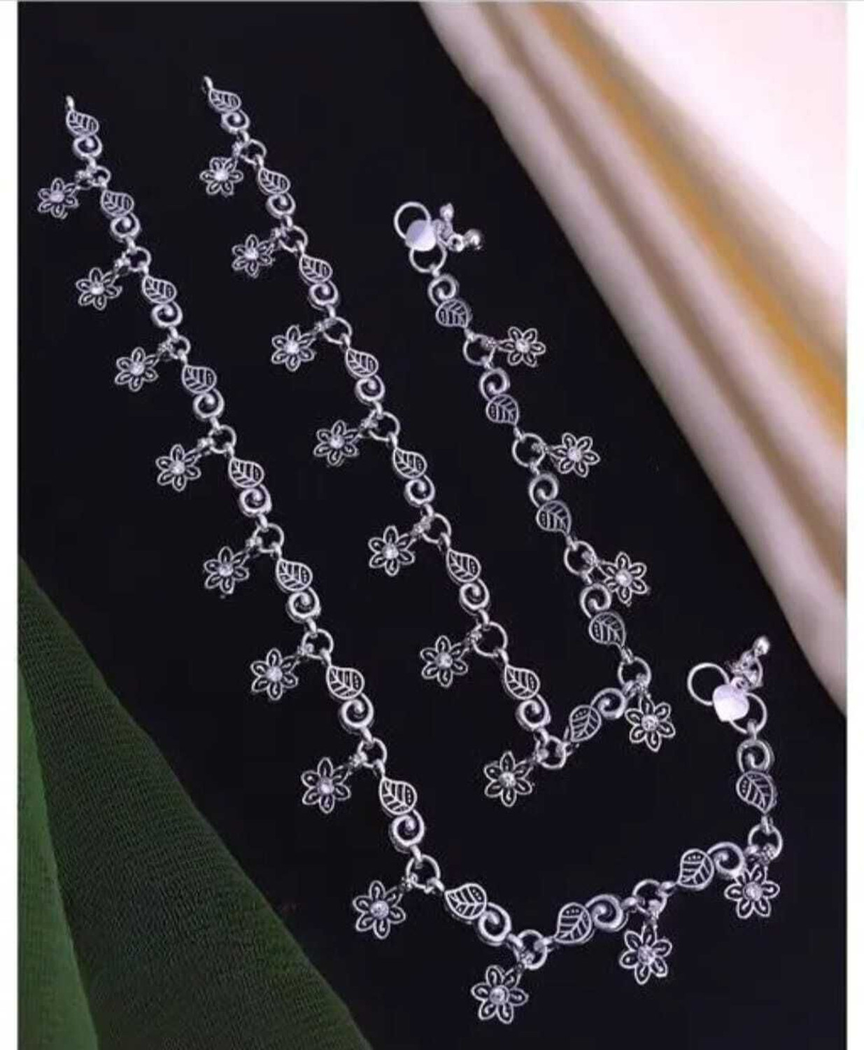 Image of Siddh Enterprise payal silver for woman design fashion alloy anklet (pack of 2) Alloy Anklet
